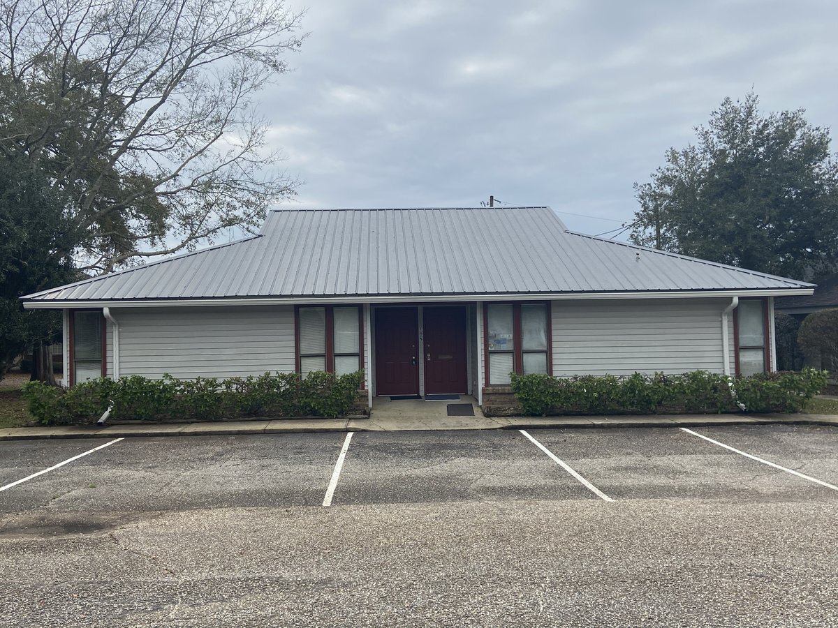 105 W Camphor Ave, Foley, AL for sale Primary Photo- Image 1 of 1