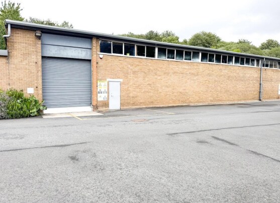 1B Scout Rd, Hebden Bridge to rent Primary Photo- Image 1 of 2