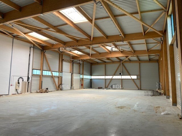 Light Industrial in Collégien to rent Interior Photo- Image 1 of 5
