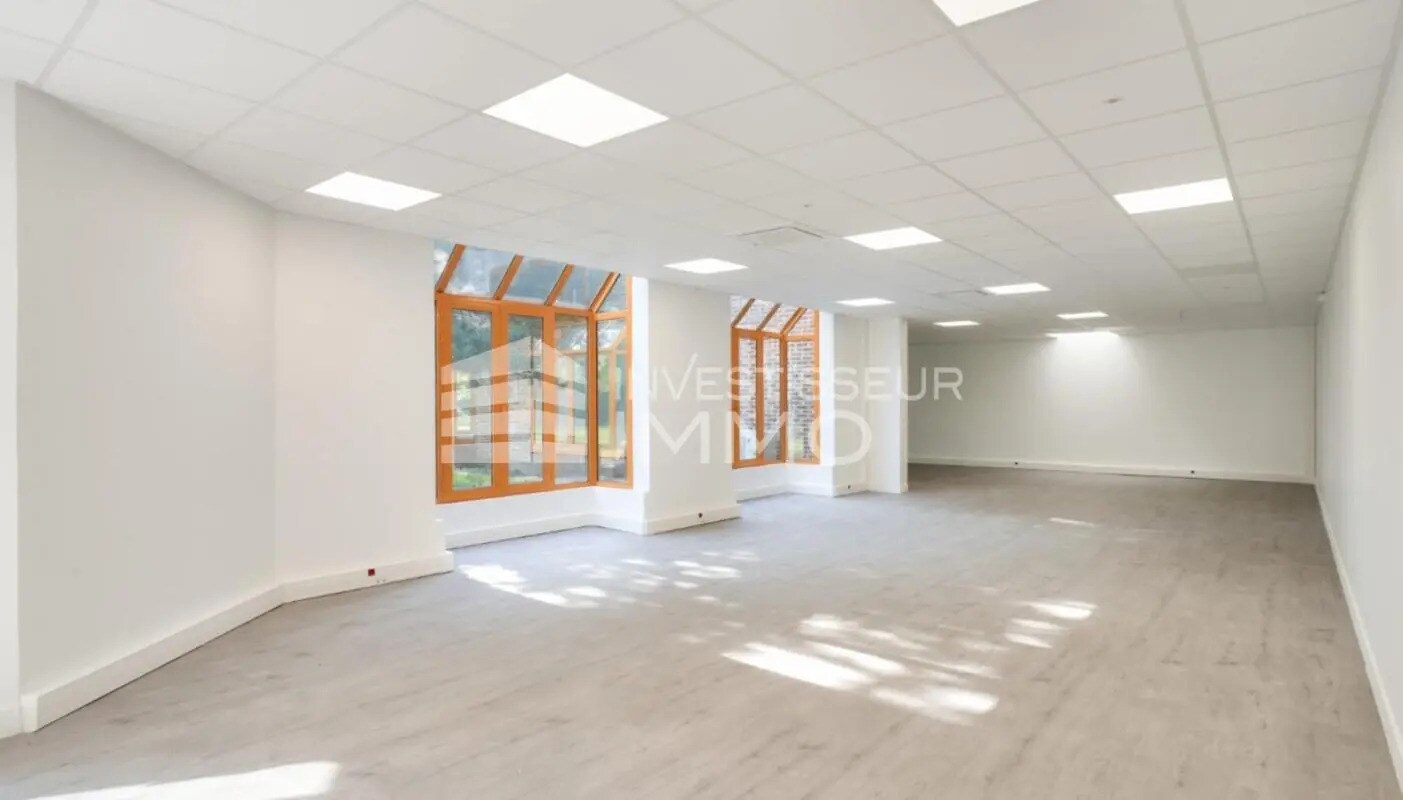 Light Industrial in Croissy-Beaubourg to rent Interior Photo- Image 1 of 5
