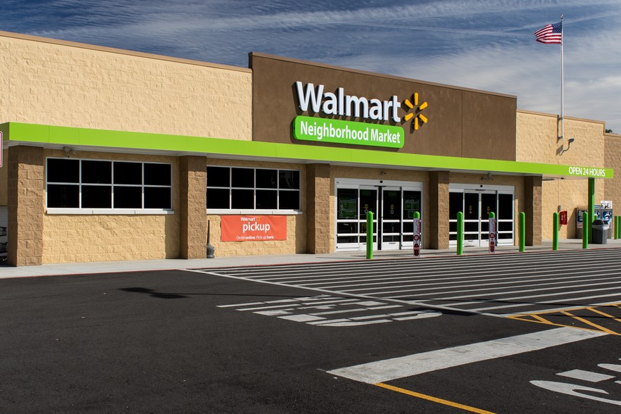 Walmart Market, Waycross, GA for sale - Primary Photo - Image 1 of 12