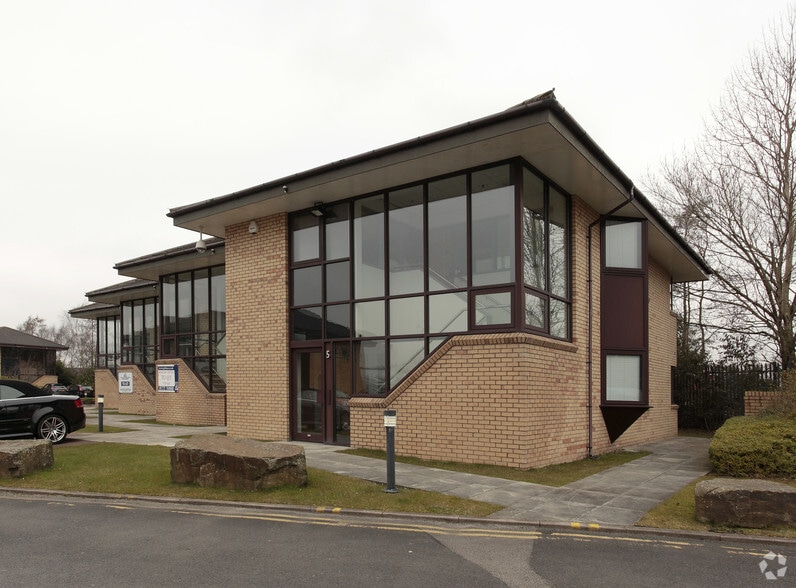 Pittman Way, Preston to rent - Building Photo - Image 3 of 8