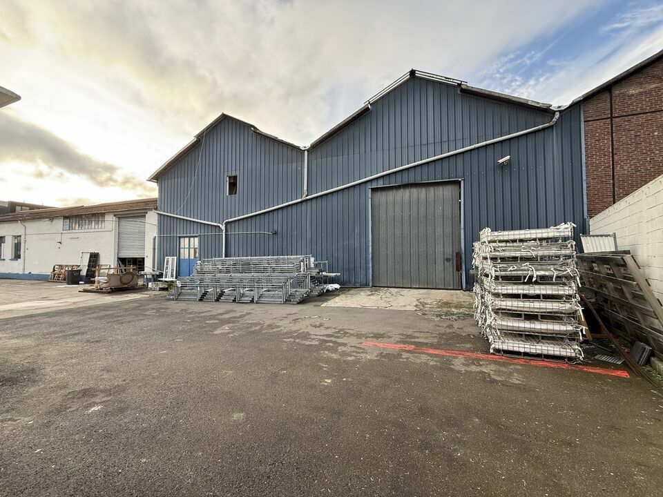 Light Industrial in La Courneuve to rent Building Photo- Image 1 of 10