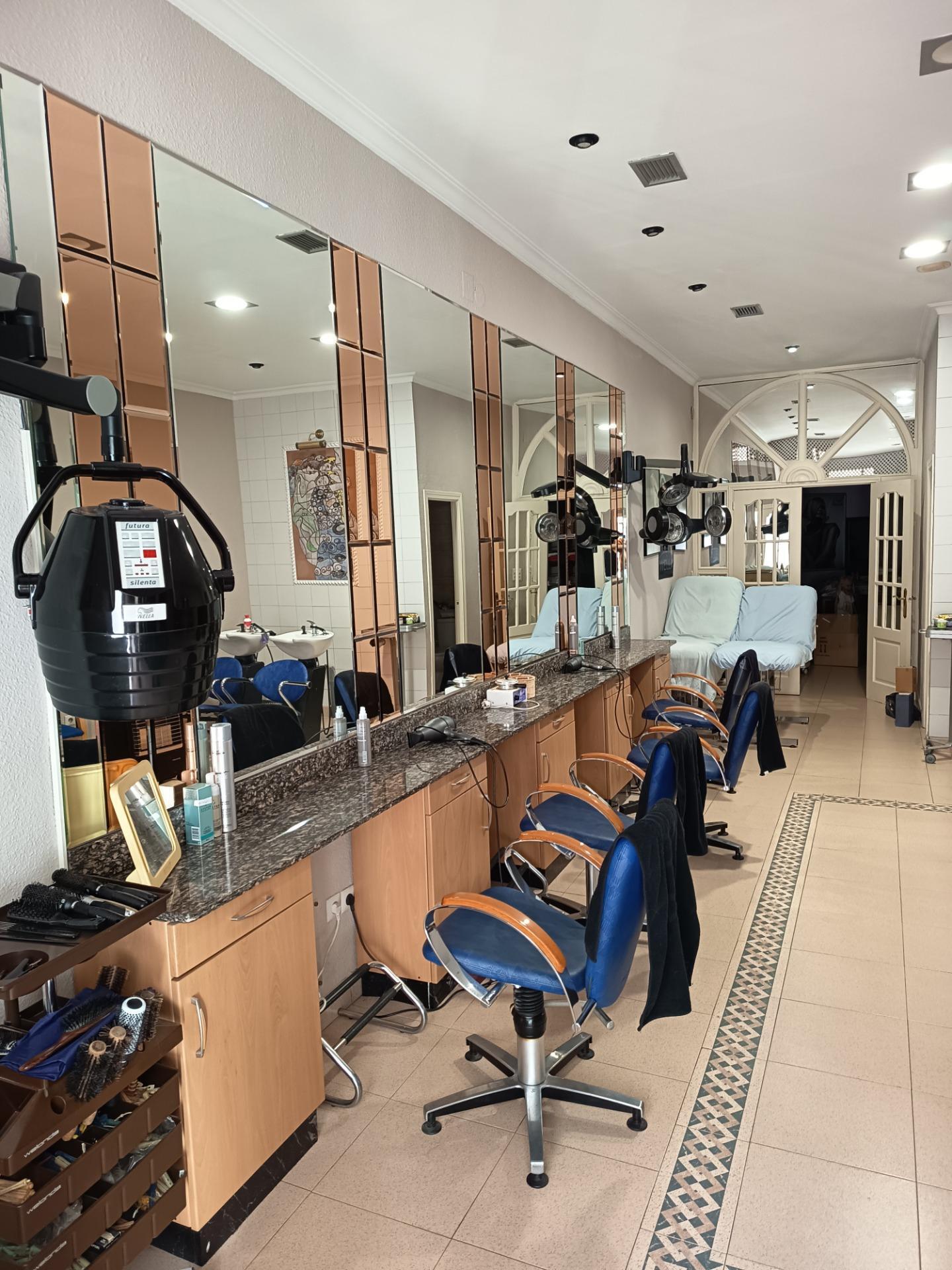 Retail in Córdoba, Córdoba to rent Interior Photo- Image 1 of 7