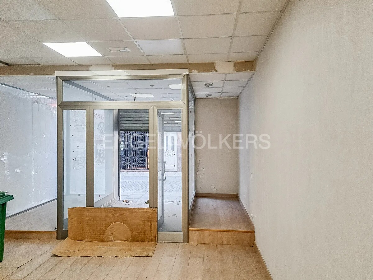 Malgrat de Mar, BAR 08380 -  -  - Interior Photo - Image 1 of 3