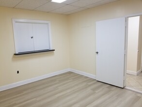 525 Eastern Ave, Fairmount Heights, MD for rent Interior Photo- Image 1 of 24