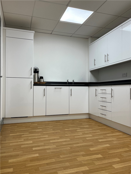 139-141 Holywood Rd, Belfast to rent - Interior Photo - Image 3 of 3