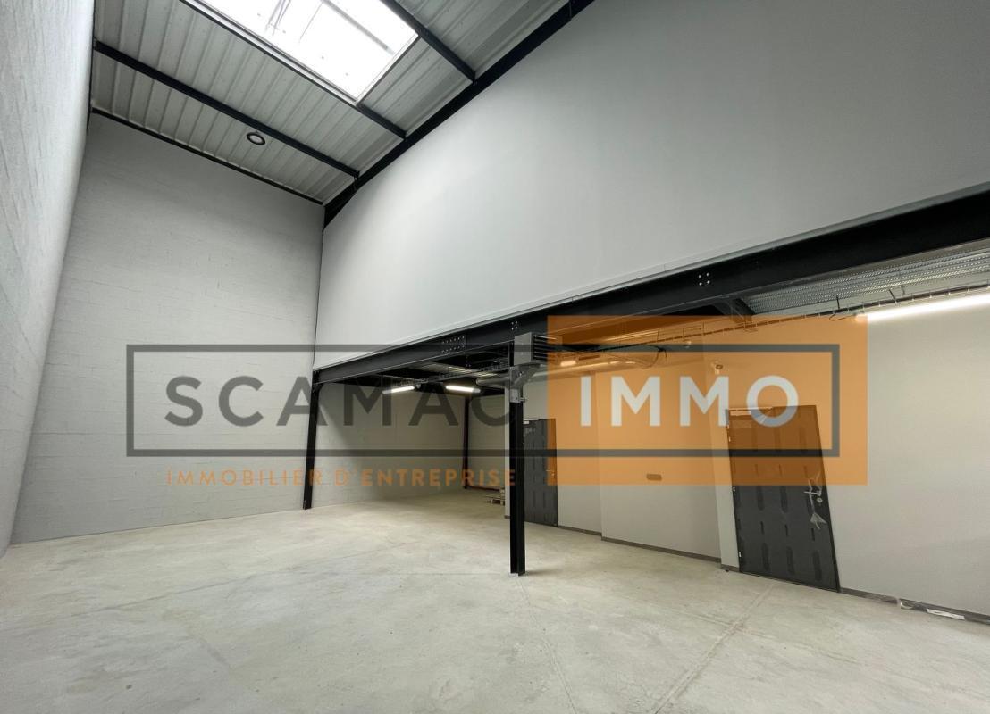 Industrial in Courtry to rent Building Photo- Image 1 of 9