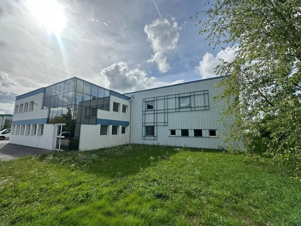 Vente Local d'activités 1 942 m² - Photo 1