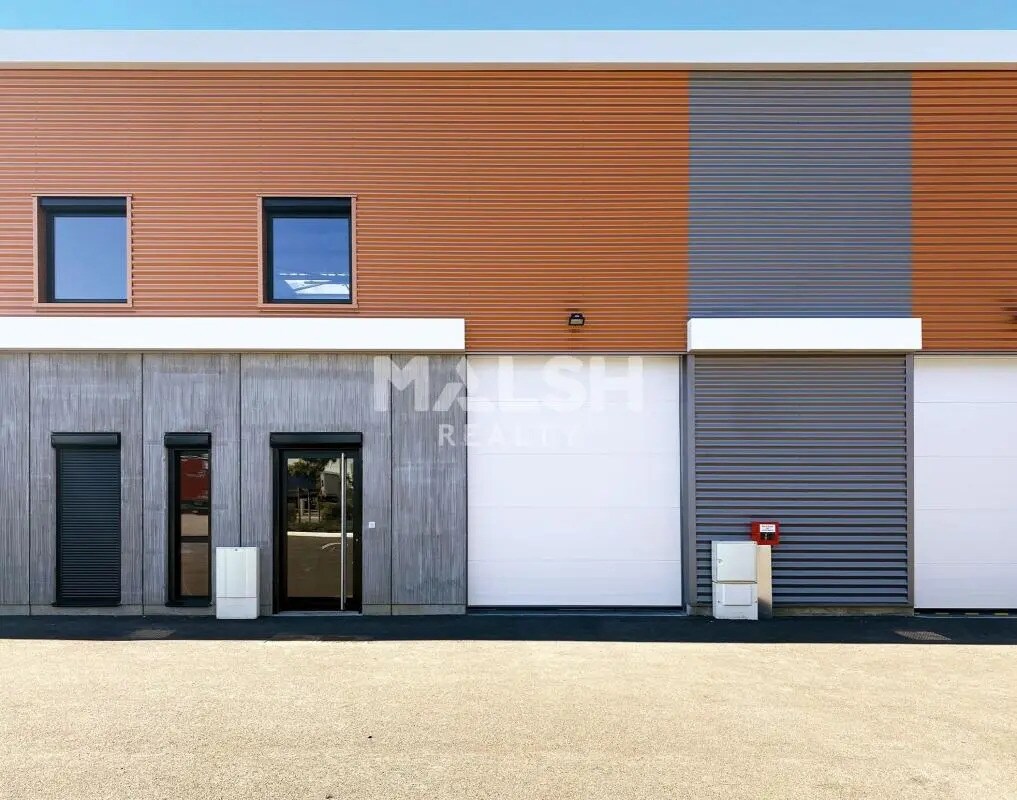 Office in Meyzieu to rent Building Photo- Image 1 of 2