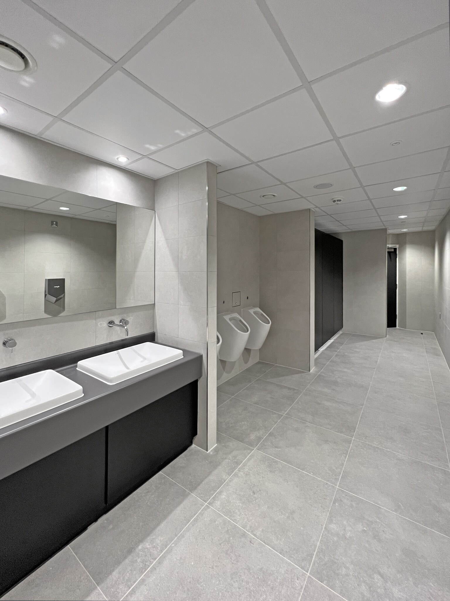 White Lion Walk, Guildford to rent Interior Photo- Image 1 of 4