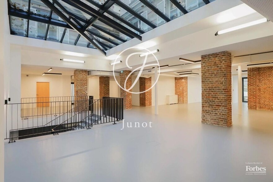 Office in Paris for sale - Building Photo - Image 2 of 18