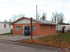 1716 Lansing Rd, Charlotte, MI for sale Primary Photo- Image 1 of 1