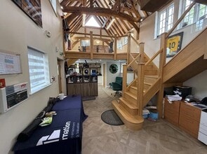12b The Broadway, Amersham to rent Interior Photo- Image 2 of 2