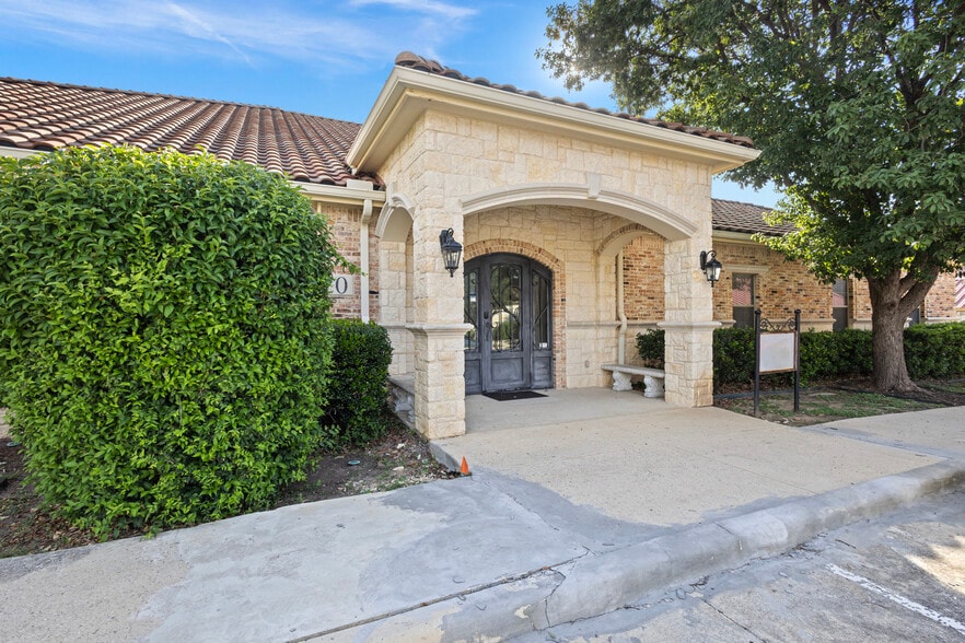 9480-3 Huebner Rd, San Antonio, TX to rent - Building Photo - Image 1 of 18