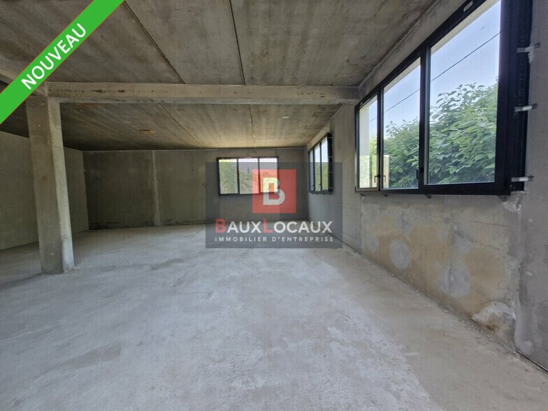 Retail in Aubagne to rent - Interior Photo - Image 3 of 5
