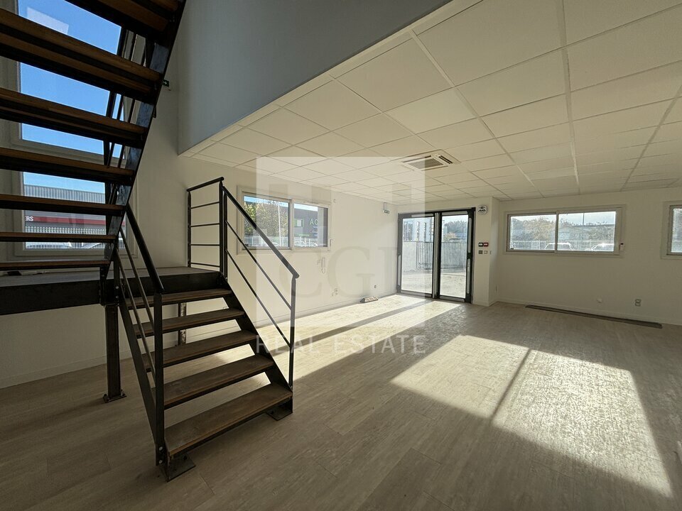 6 Allée Barthelemy Thimonnier, Chaponnay for sale Interior Photo- Image 1 of 14