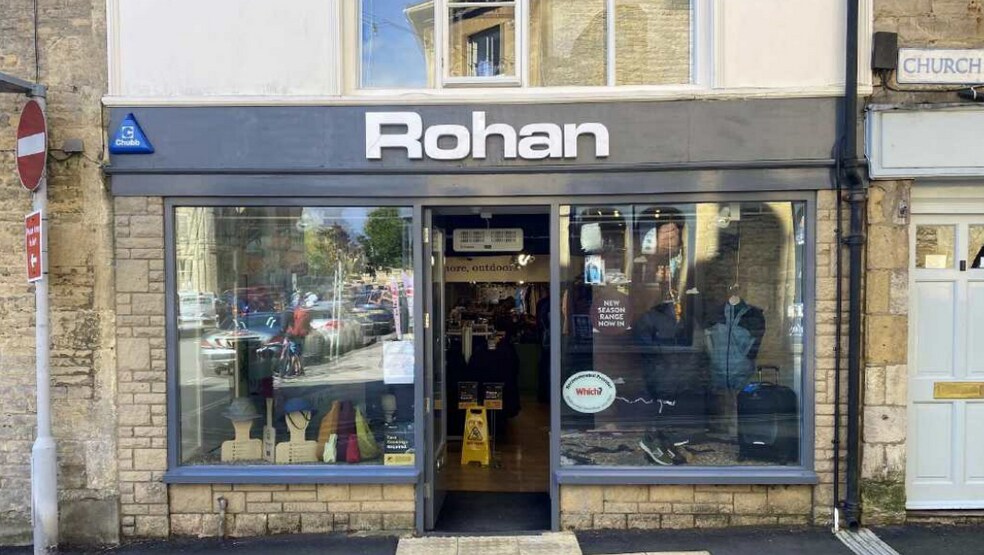 The Square, Stow On The Wold for sale - Primary Photo - Image 1 of 1