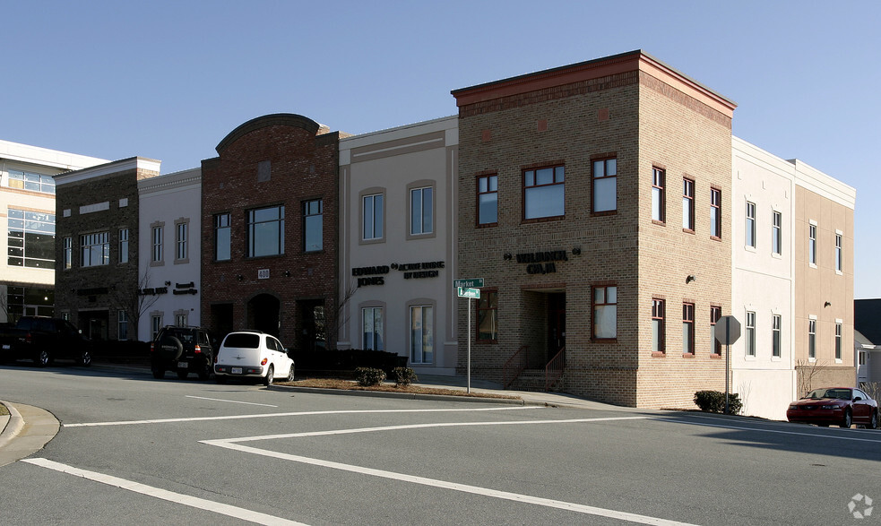 400 Market St, Chapel Hill, NC for rent - Building Photo - Image 2 of 24