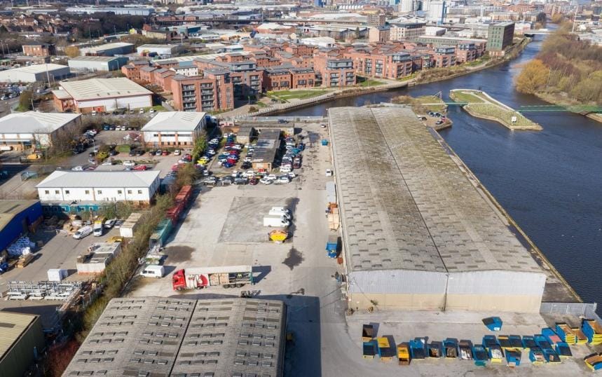 Old Mill Ln, Leeds to rent - Building Photo - Image 3 of 4