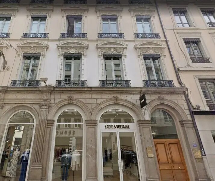 Location Bureaux 136 m² - Photo 1
