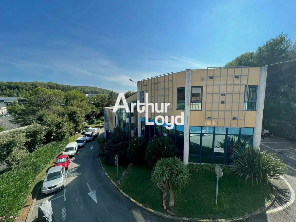 Vente Bureaux 140 m² - Photo 1