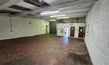 6 Park Ln, Wolverhampton to rent Interior Photo- Image 2 of 2