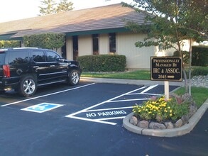 2045 Hallmark Dr, Sacramento, CA to rent Building Photo- Image 2 of 5