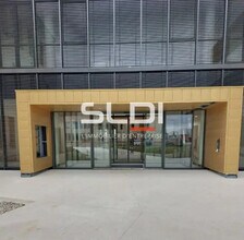 Office in Genas to rent Building Photo- Image 1 of 11