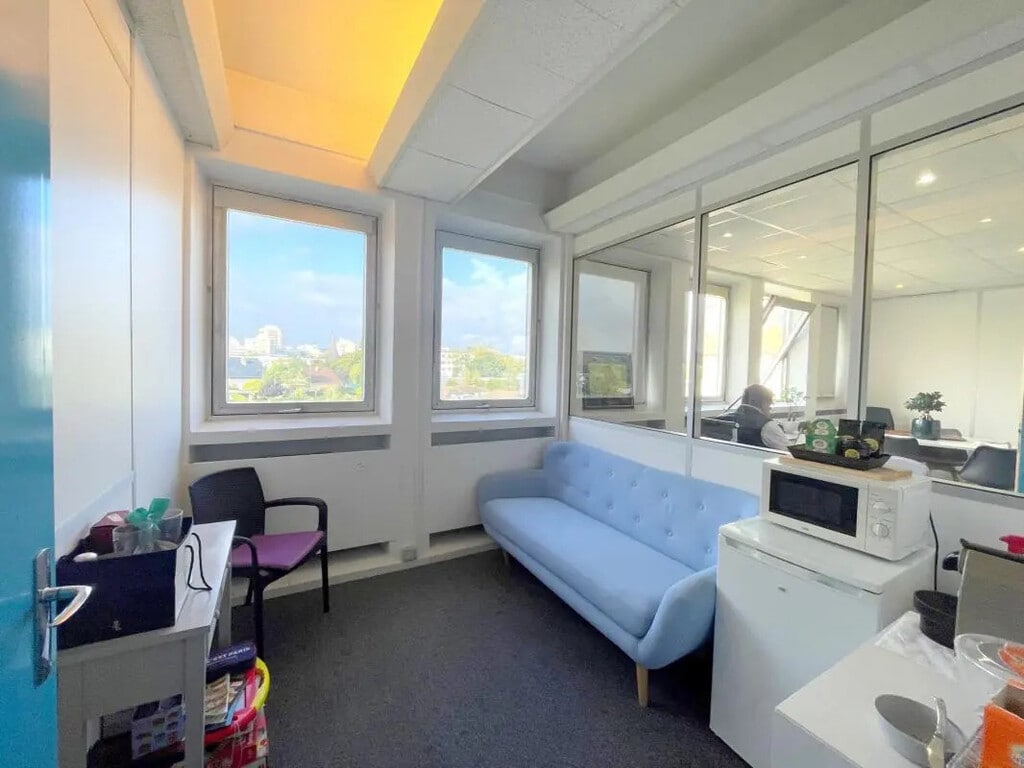 Location Bureaux 63 m² - Photo 1