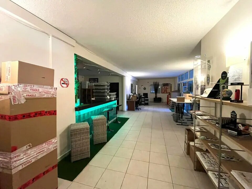 Office in CANNES-LA-BOCCA for sale Interior Photo- Image 1 of 9