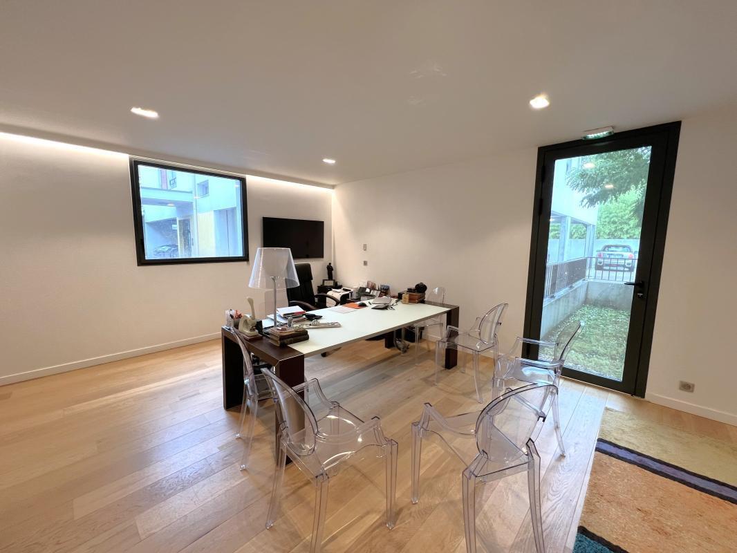 Office in Nanterre to rent Interior Photo- Image 1 of 6