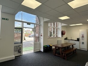 25 Egerton St, Chester to rent Interior Photo- Image 2 of 10