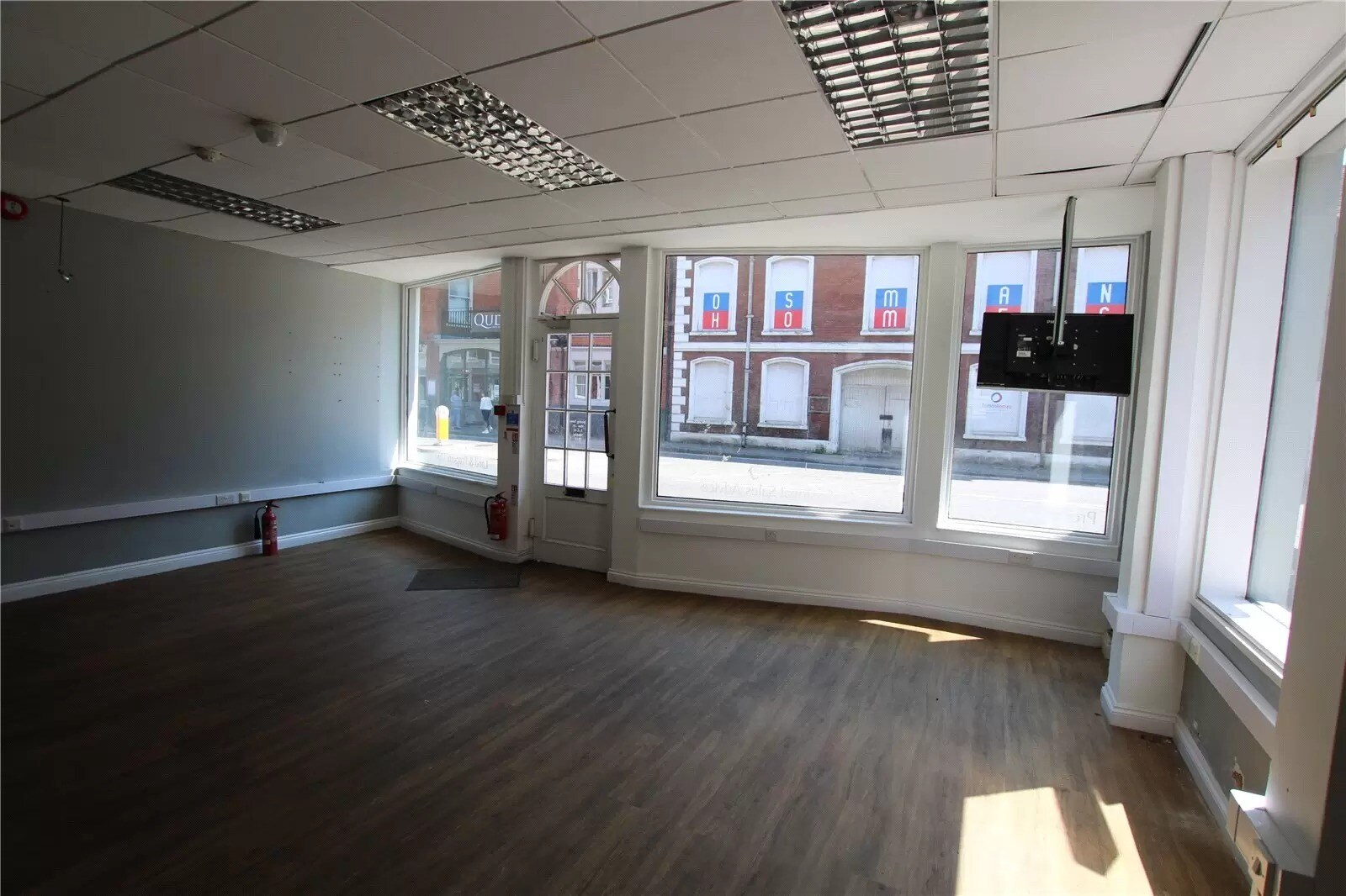 41-45 Castle St, Salisbury to rent Interior Photo- Image 1 of 5