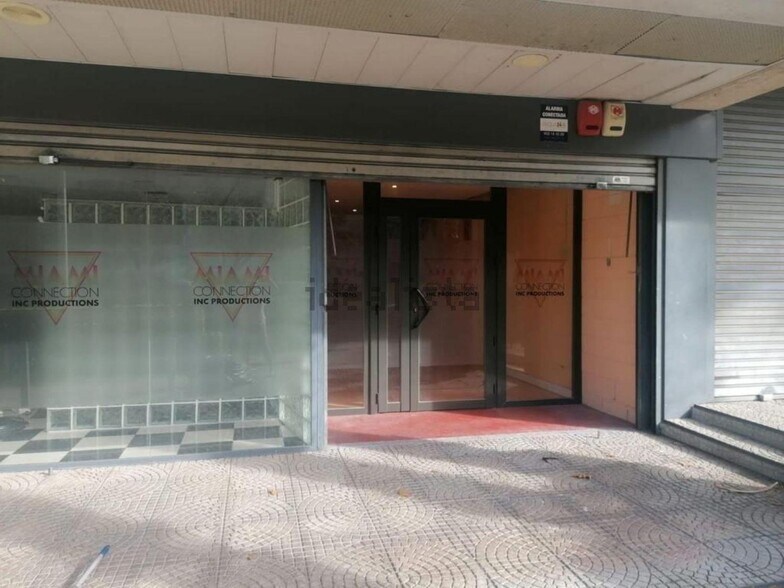 Retail in Badalona, Barcelona for sale - Interior Photo - Image 2 of 16