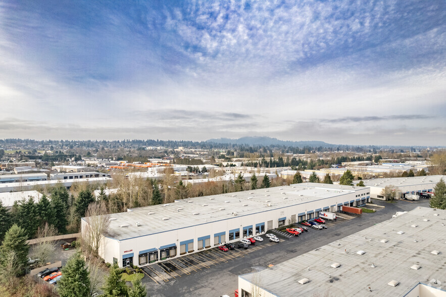 13130-13144 NE Airport Way, Portland, OR for rent - Building Photo - Image 1 of 5