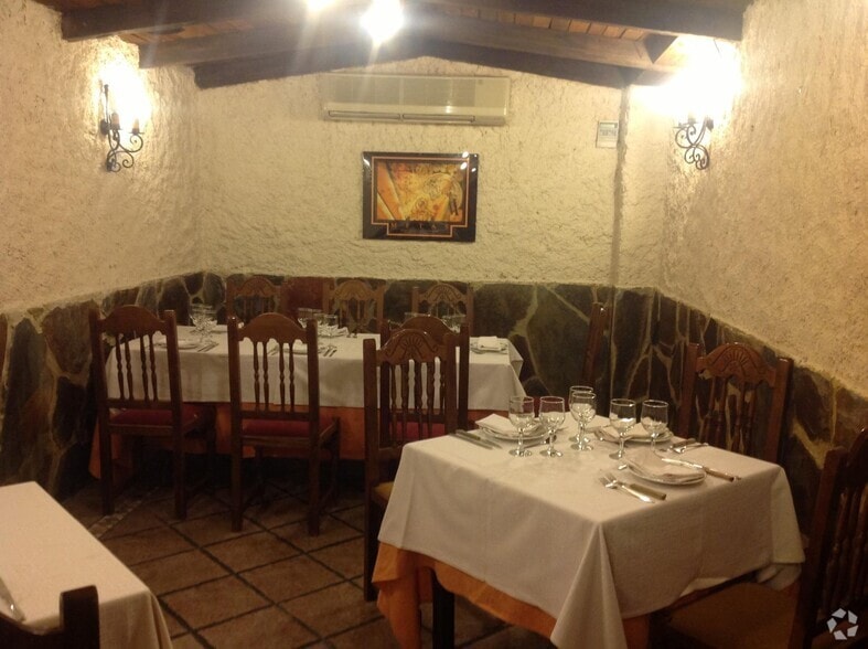 Calle los Electricistas, 43, Alcorcón, Madrid to rent - Building Photo - Image 3 of 18