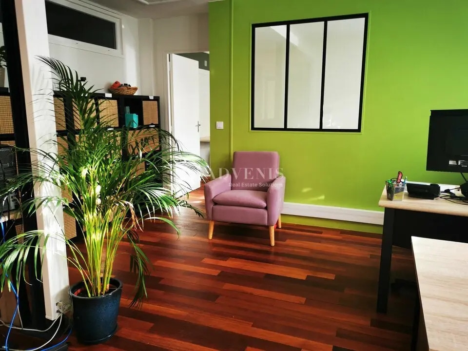 Location Bureaux 70 m² - Photo 1