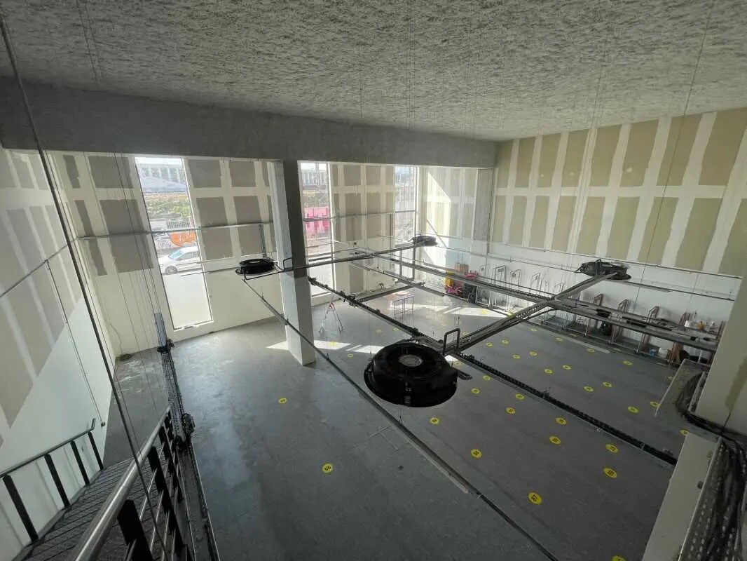 Light Industrial in Lyon to rent Interior Photo- Image 1 of 7