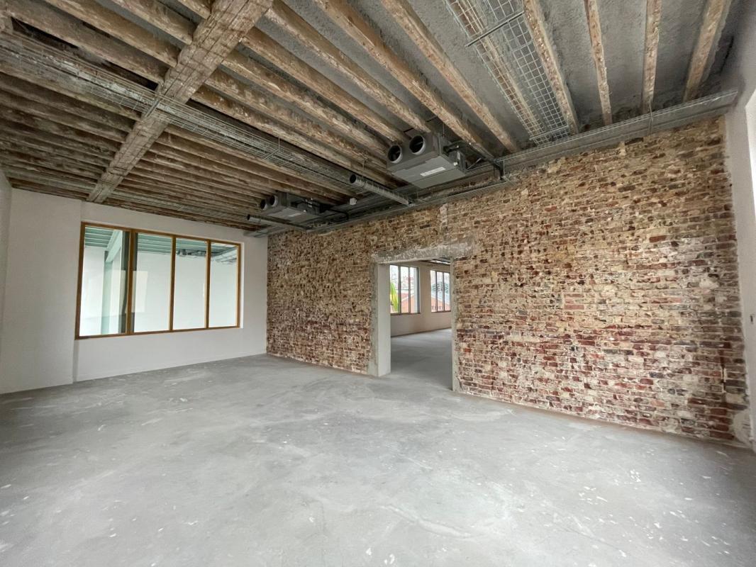 Office in Malakoff to rent Interior Photo- Image 1 of 5