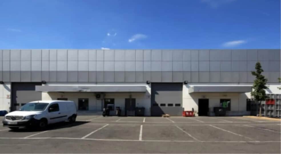 Light Industrial in Gennevilliers to rent - Building Photo - Image 3 of 6