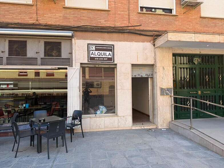 Retail in Granada, Granada to rent - Building Photo - Image 2 of 9