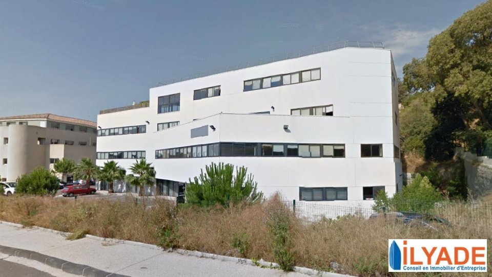 Light Industrial in Marseille to rent - Building Photo - Image 1 of 3