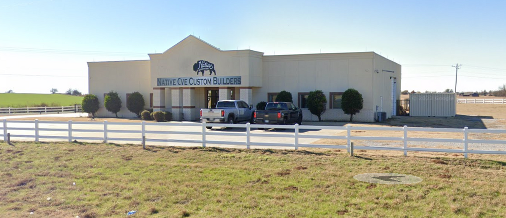 1200 W Interstate Dr, Norman, OK for rent - Building Photo - Image 1 of 3