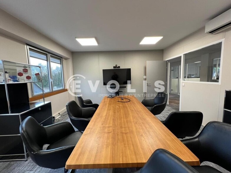 20 Chemin Louis Chirpaz, Écully for sale - Interior Photo - Image 2 of 10