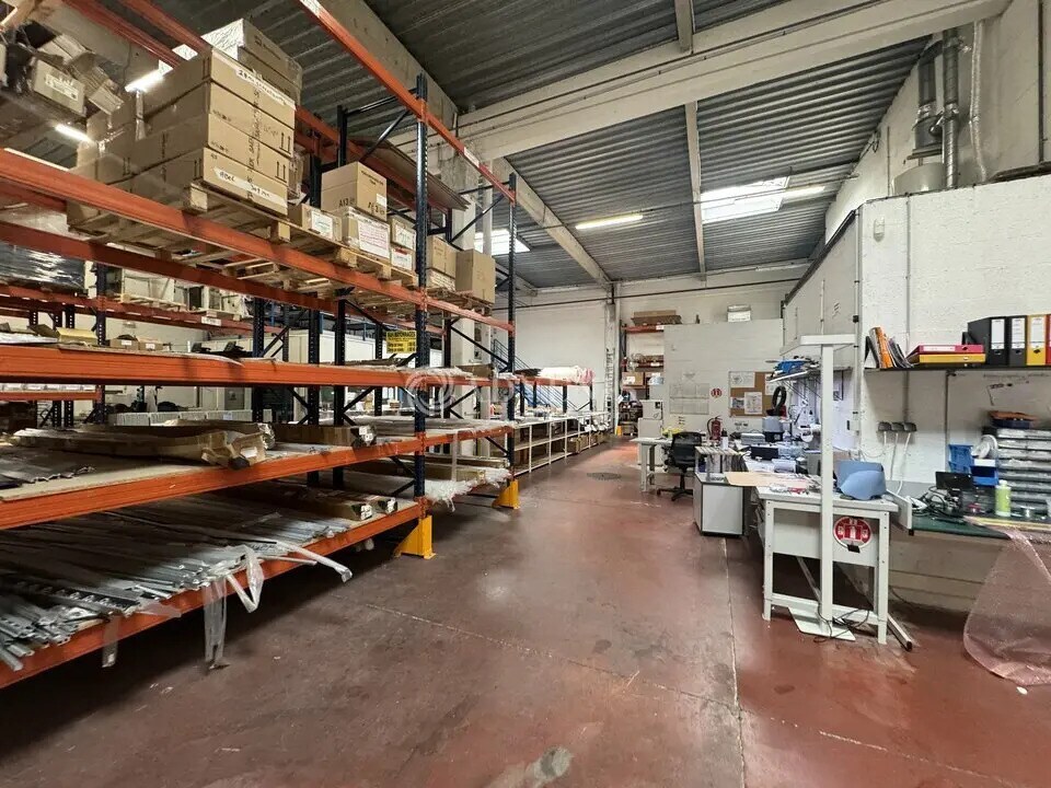 Light Industrial in Villepinte to rent Interior Photo- Image 1 of 9