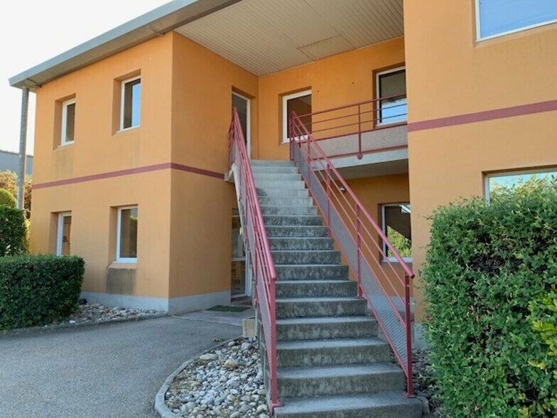 Office in Avignon for sale - Building Photo - Image 2 of 6