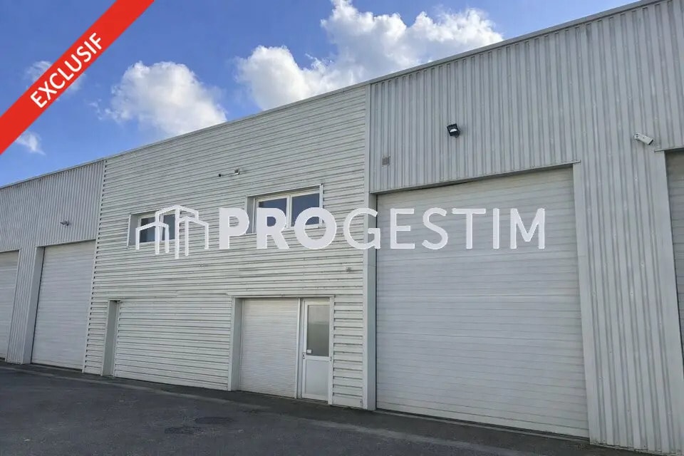 Location Local d'activités 365 m² - Photo 1