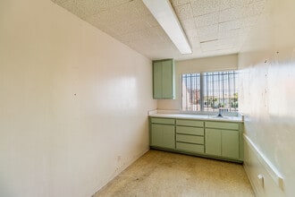 11934 Hawthorne Blvd, Hawthorne, CA for rent Interior Photo- Image 1 of 26