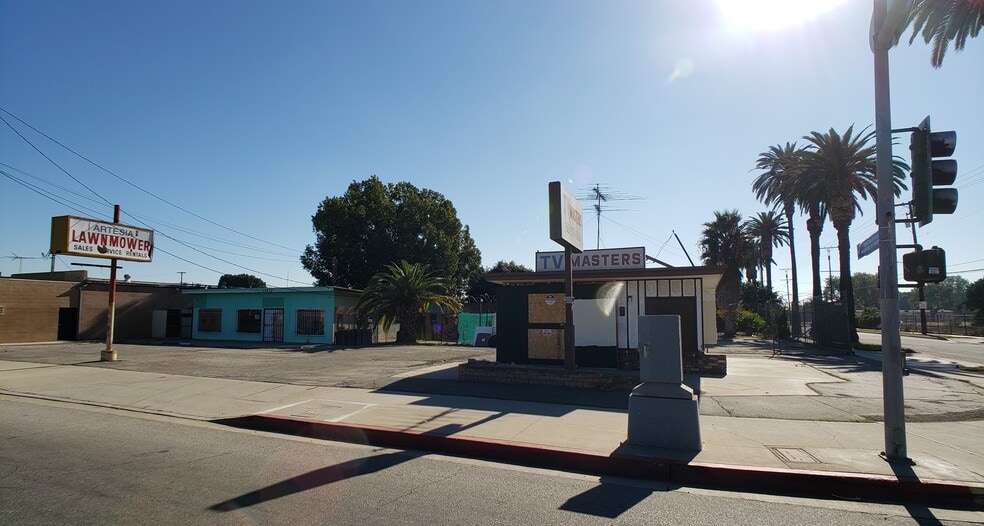 11600 Artesia Blvd, Artesia, CA for sale - Building Photo - Image 1 of 11